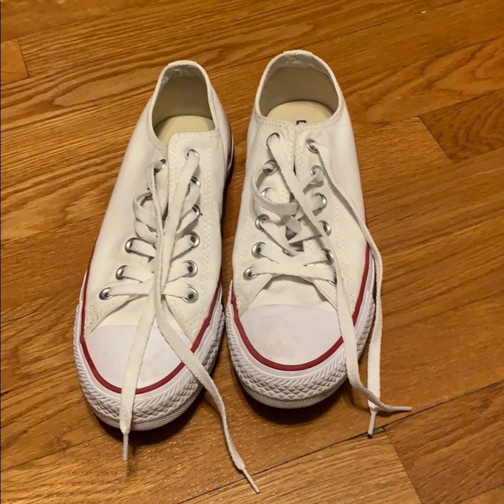 Low top white converse